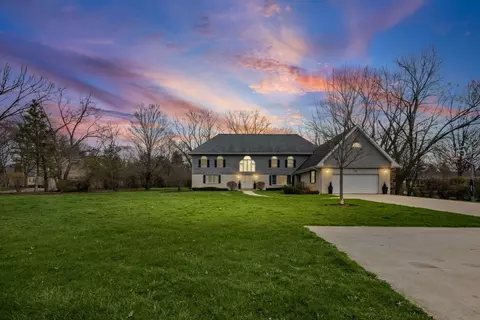 75 Ela Rd, Inverness, IL 60067