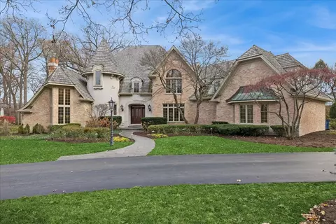 2041 Tremont Ct, Libertyville, IL 60048