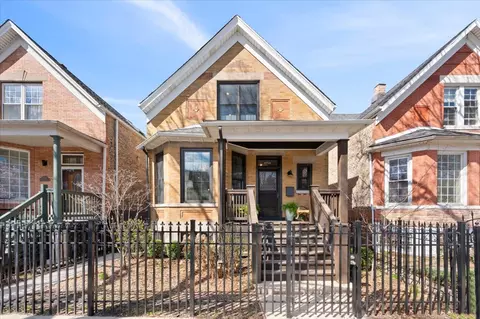 2710 N Sacramento Ave, Chicago, IL 60647