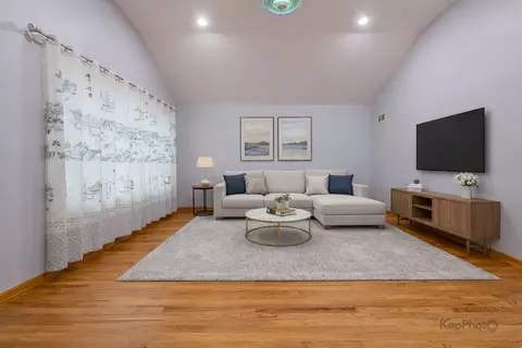 Living - 3548 S Artesian Ave, Chicago, IL 60632 photo 9 of 14