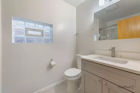Bath - 3548 S Artesian Ave, Chicago, IL 60632 photo 1 of 3