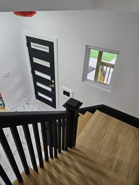 Entry Way - 5402 N Mobile Ave, Chicago, IL 60630 photo 2 of 3