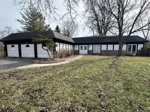 2507 Lincoln Ave, Long Grove, IL 60047