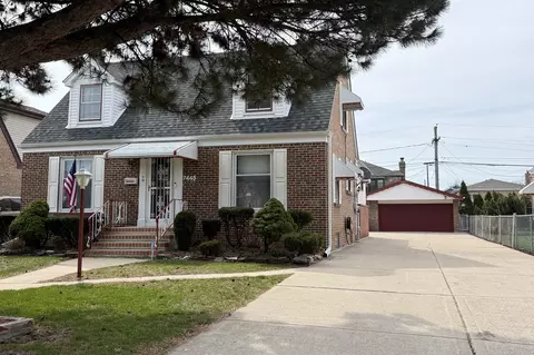7445 W Winona St, Harwood Heights, IL 60706