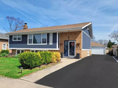 10817 S Oak Park Ave, Worth, IL 60482