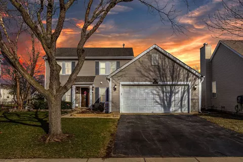 Exterior - 1475 Misthaven Ln, Elgin, IL 60123 photo 4 of 10