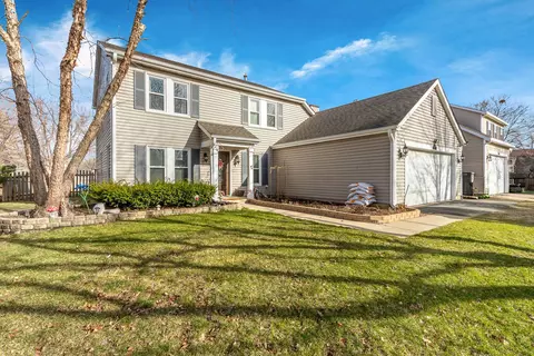 Exterior - 1475 Misthaven Ln, Elgin, IL 60123 photo 3 of 10