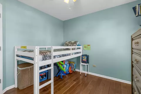 Bedroom - 1475 Misthaven Ln, Elgin, IL 60123 photo 3 of 9