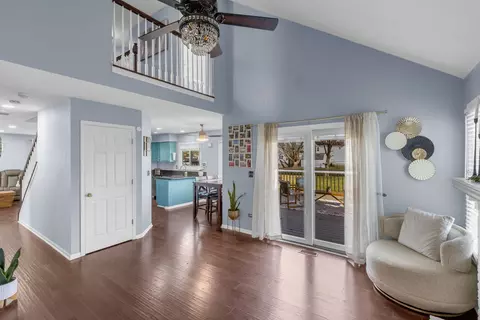 Entry Way - 1475 Misthaven Ln, Elgin, IL 60123 photo 2 of 2