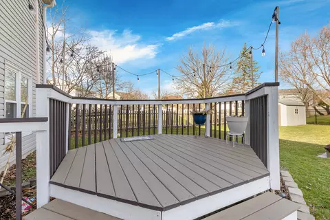 Exterior - 1475 Misthaven Ln, Elgin, IL 60123 photo 7 of 10
