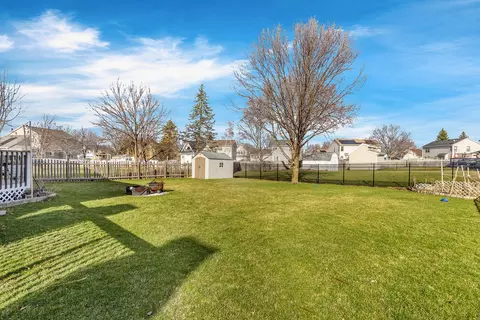 Exterior - 1475 Misthaven Ln, Elgin, IL 60123 photo 9 of 10