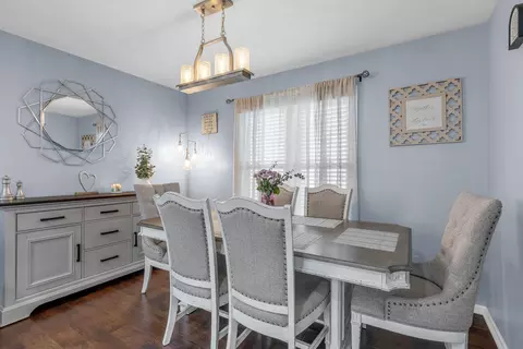 Dining - 1475 Misthaven Ln, Elgin, IL 60123 photo 1 of 2