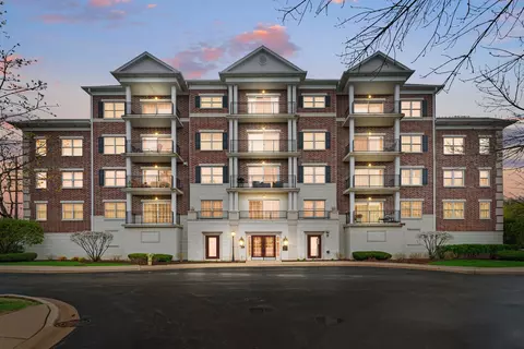 400 Mcdaniels Cir #405, Clarendon Hills, IL 60514