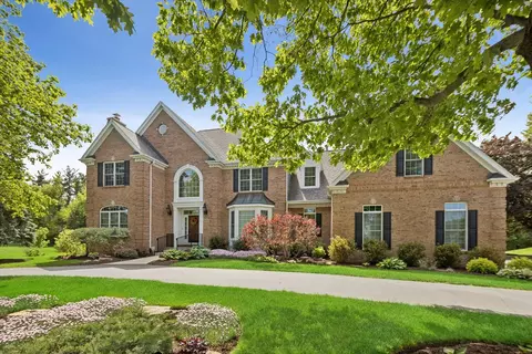 5606 Winding Rd, Crystal Lake, IL 60014