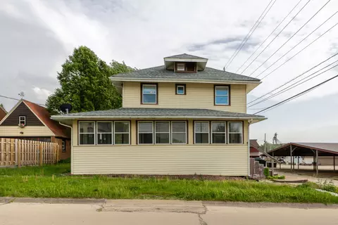 115 Van Buren St, Savanna, IL 61074