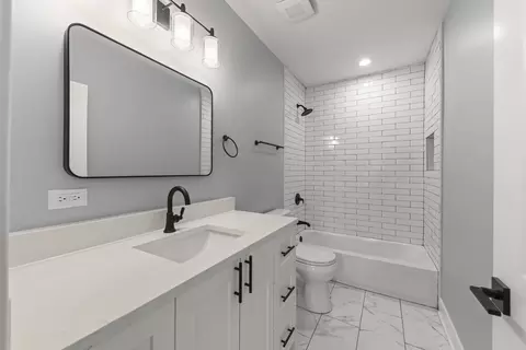 Bath - 7600 W 60th St, Summit, IL 60501 photo 3 of 3