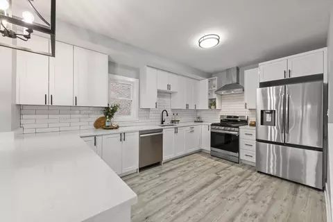 Kitchen - 7600 W 60th St, Summit, IL 60501 photo 1 of 2