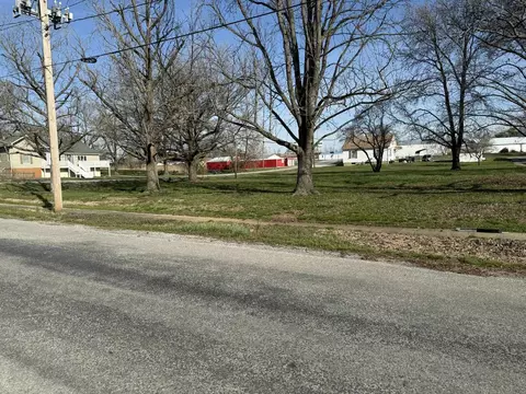 000 Emmma St, Christopher, IL 62822 photo 3