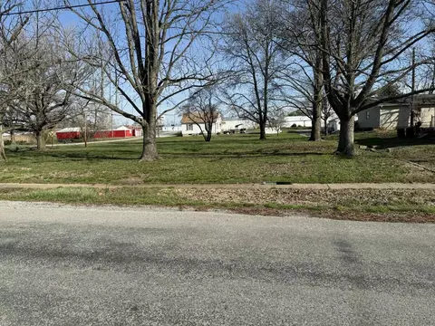 000 Emmma St, Christopher, IL 62822