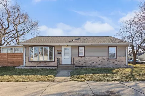 9301 S 54th Ct, Oak Lawn, IL 60453