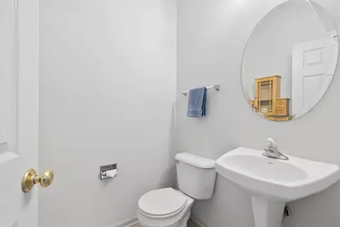Bath - 77 Lee Ct, Winfield, IL 60190 photo 1 of 4
