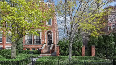 1532 W George St, Chicago, IL 60657