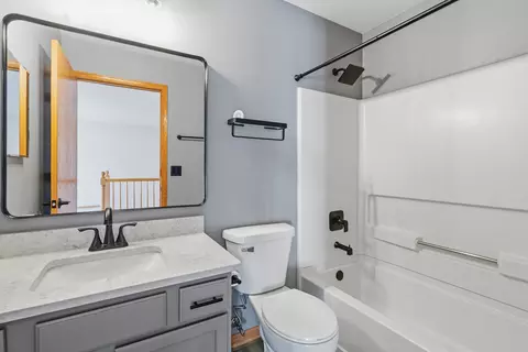 Bath - 17656 S Gilbert Dr, Lockport, IL 60441 photo 4 of 4