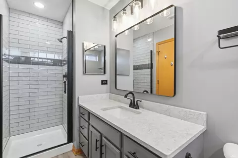 Bath - 17656 S Gilbert Dr, Lockport, IL 60441 photo 3 of 4