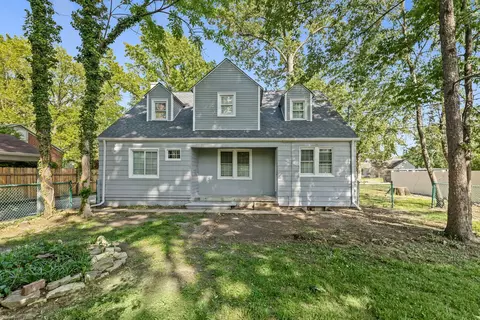 Exterior - 418 Cedar St, Centralia, IL 62801 photo 6 of 7
