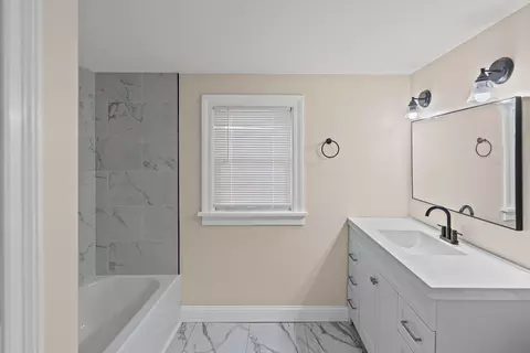 Bath - 418 Cedar St, Centralia, IL 62801 photo 2 of 2
