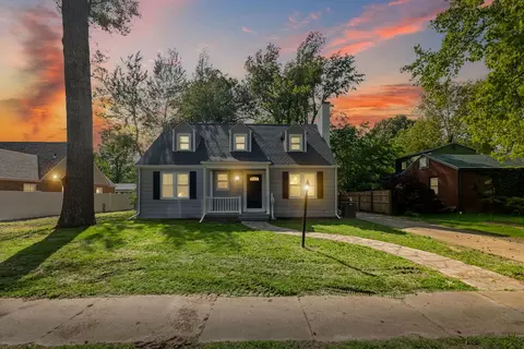 418 Cedar St, Centralia, IL 62801