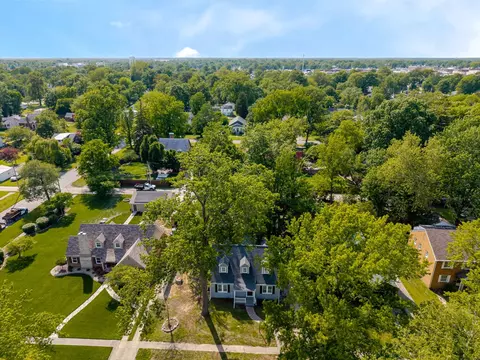 View/Area - 418 Cedar St, Centralia, IL 62801 photo 6 of 11