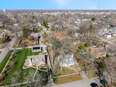 View/Area - 418 Cedar St, Centralia, IL 62801 photo 1 of 11