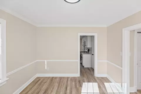 Entry Way - 418 Cedar St, Centralia, IL 62801 photo 5 of 10