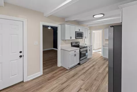 Entry Way - 418 Cedar St, Centralia, IL 62801 photo 6 of 10