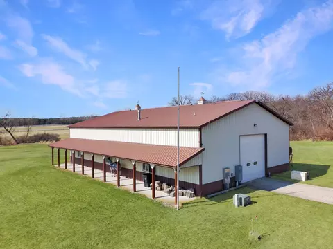 Exterior - 17700 Streit Rd, Harvard, IL 60033 photo 3 of 4