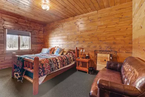 Bedroom - 17700 Streit Rd, Harvard, IL 60033 photo 8 of 8