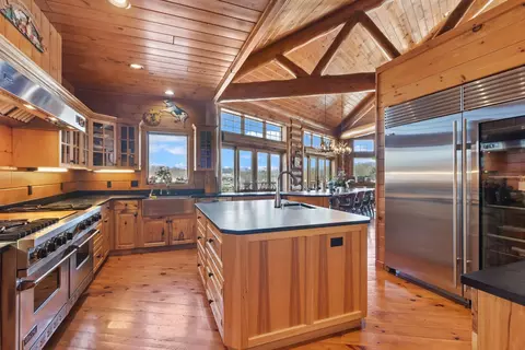 Kitchen - 17700 Streit Rd, Harvard, IL 60033 photo 3 of 3