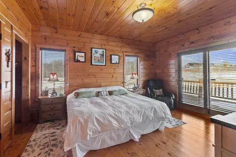 Bedroom - 17700 Streit Rd, Harvard, IL 60033 photo 2 of 8