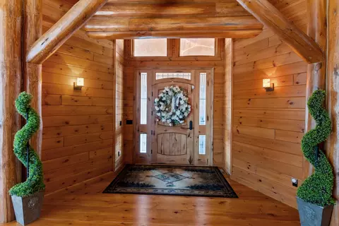 Entry Way - 17700 Streit Rd, Harvard, IL 60033 photo 1 of 4