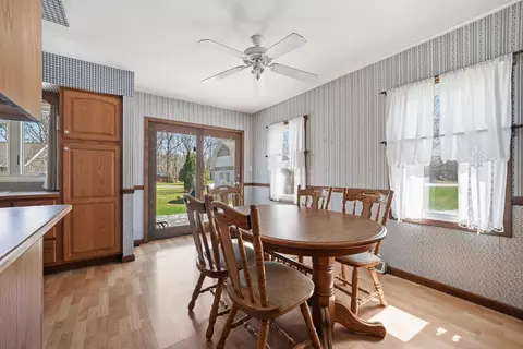 Dining - 2594 E 1069th Rd, Ottawa, IL 61350 photo 2 of 2