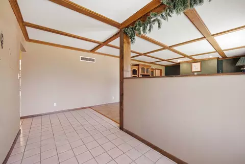 Entry Way - 2594 E 1069th Rd, Ottawa, IL 61350 photo 2 of 4