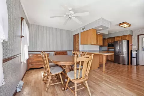 Dining - 2594 E 1069th Rd, Ottawa, IL 61350 photo 1 of 2