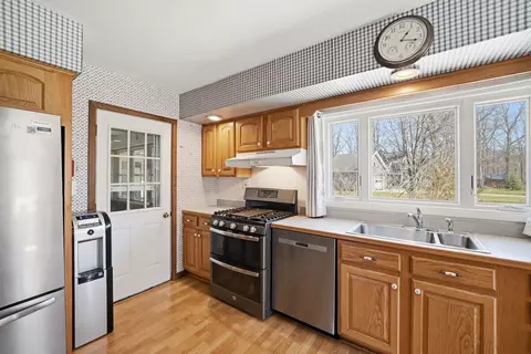 Kitchen - 2594 E 1069th Rd, Ottawa, IL 61350 photo 4 of 4