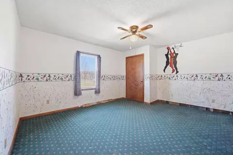 Bedroom - 2594 E 1069th Rd, Ottawa, IL 61350 photo 8 of 9