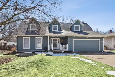 2515 E George Washington Blvd, Davenport, IA 52803