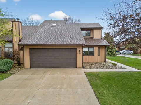1229 Lakewood Dr #A, Morris, IL 60450