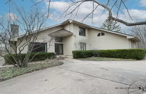 1191 Hunters Ln, Libertyville, IL 60048