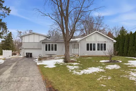 23203 N Prairie Ln, Lincolnshire, IL 60069
