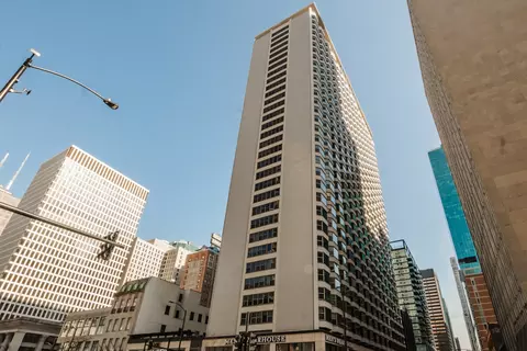 535 N Michigan Ave #407, Chicago, IL 60611